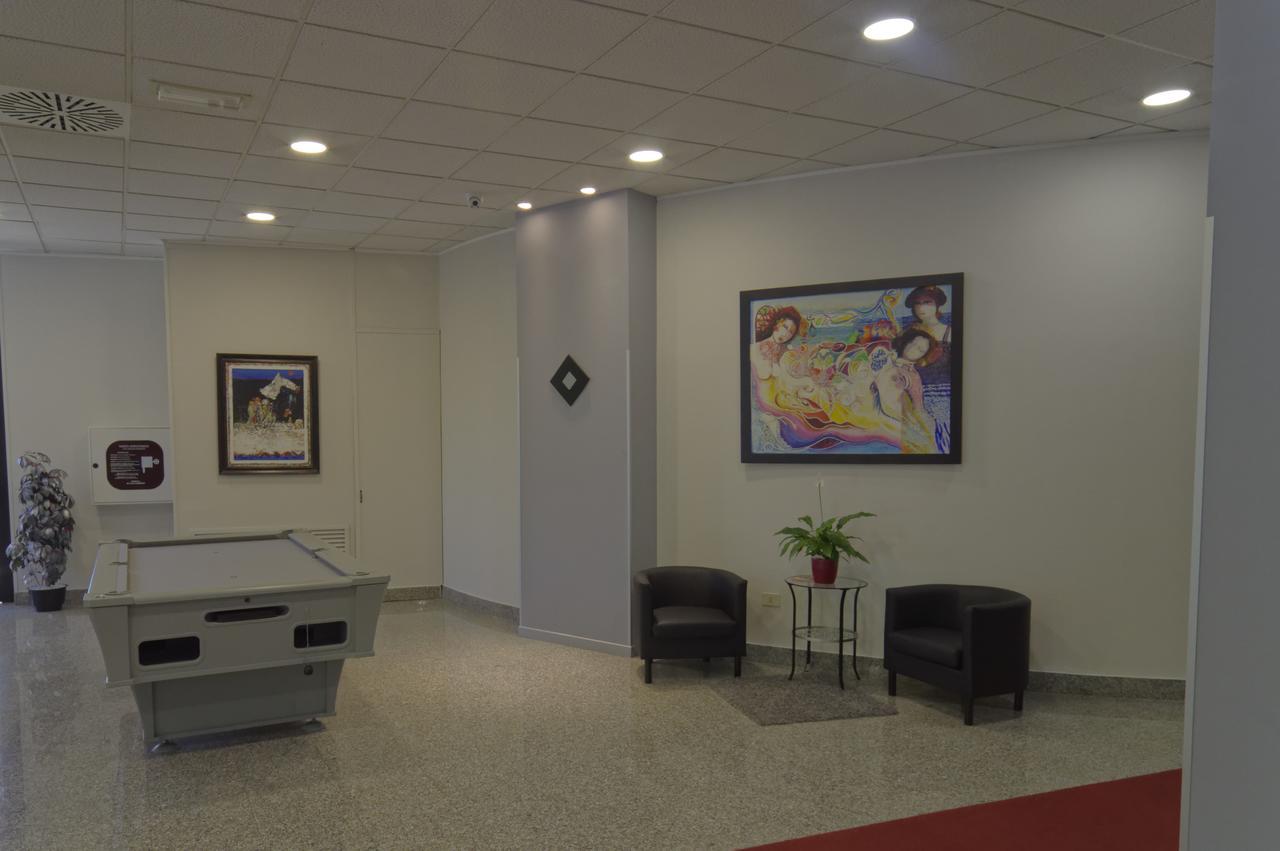 אלבה אדריאטיקה Hotel Baffo Rosso מראה חיצוני תמונה